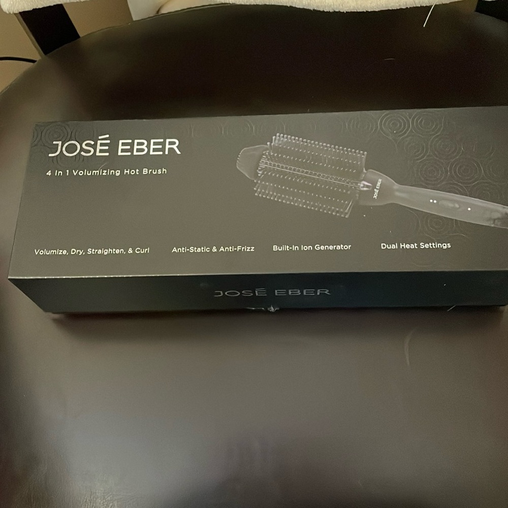 José Eber 4 in 1 Volumizing Ho Brush
